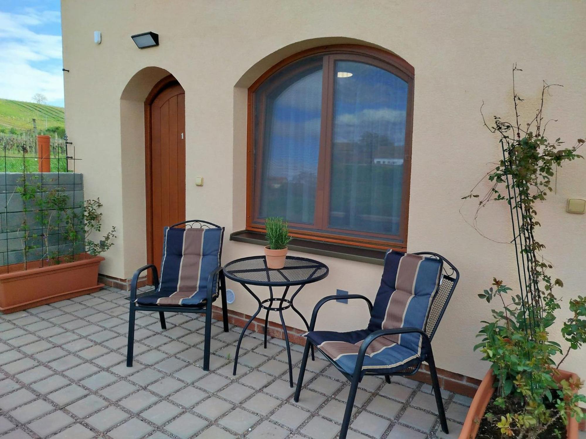 Sklep Vino Strycek Guest House Velké Bílovice Екстериор снимка