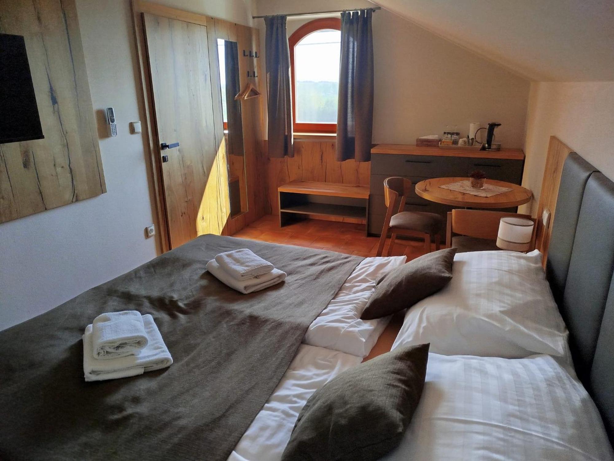 Sklep Vino Strycek Guest House Velké Bílovice Екстериор снимка